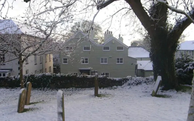 The White Cliffs Hotel