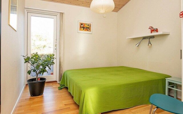 Pretty Holiday Home in Hals With Roofed Terrace