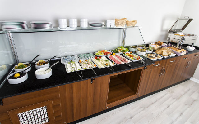 Perla Arya Hotel