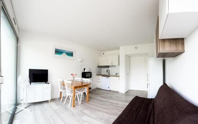 Studio Standing 1ere Ligne Grau du Roi