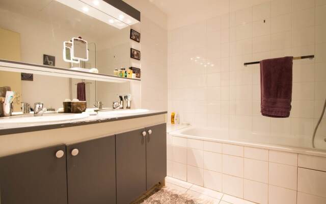 Spacious T3 of 150m2 - Place des Quinconces
