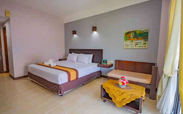 Grand Santhi Hotel