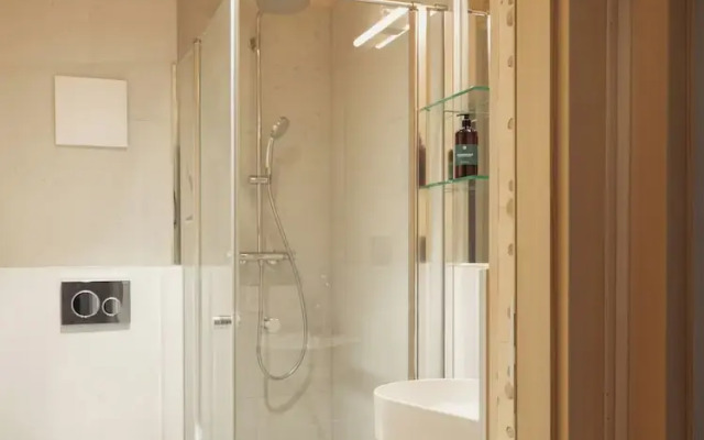 Mondholz - Urban Inn 24-7