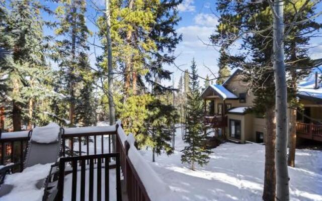 Highwood Hideaway Apartment