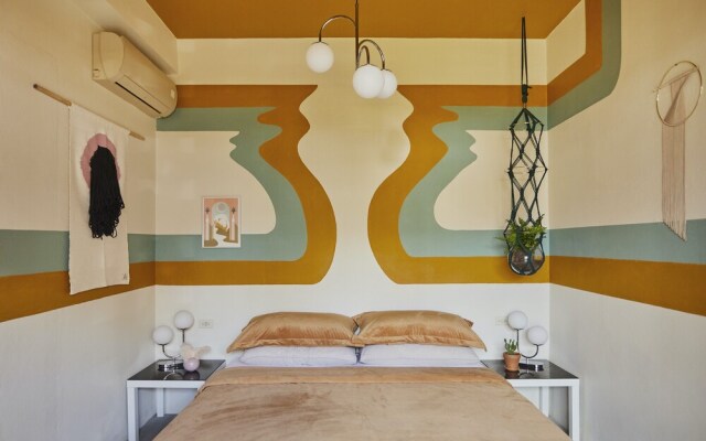 MOOD HAUS by DW - 70's Retro Stays