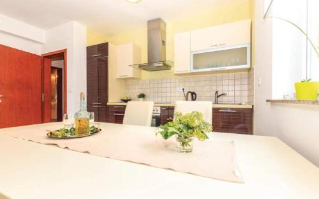 One-Bedroom Apartment in Dramalj X