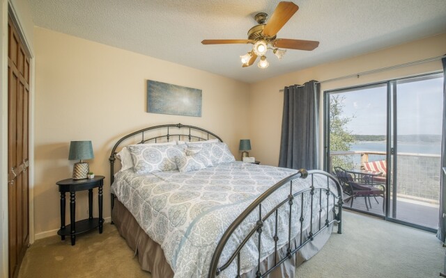 Hawkeye's Haus 5 Bedroom Home