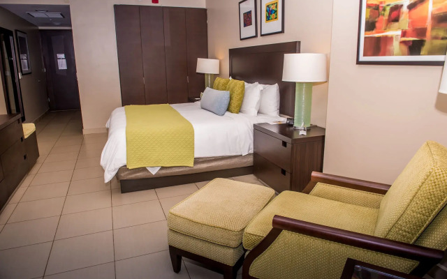 Summit Rainforest & Golf Resort
