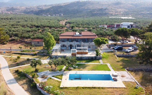 Stoupa Properties Rooms