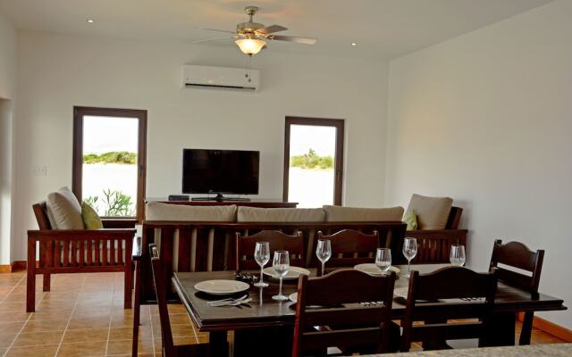 Casas de la Caye Villas