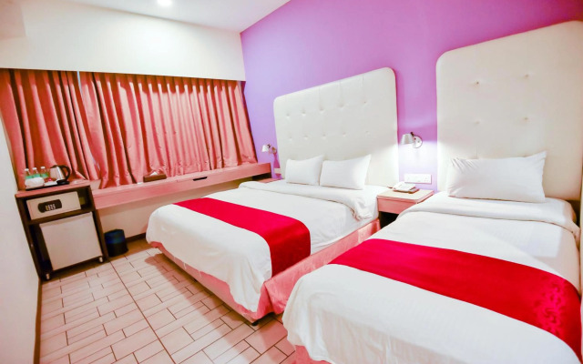 Lumut Suites