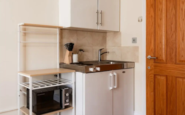 Warm Apartments in Queensway