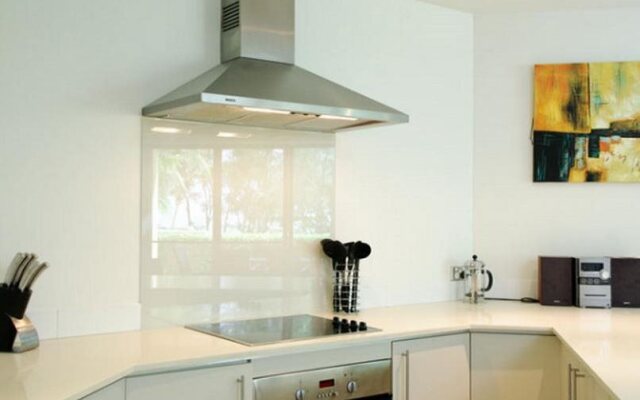 Cairns Beach Holiday Apartment