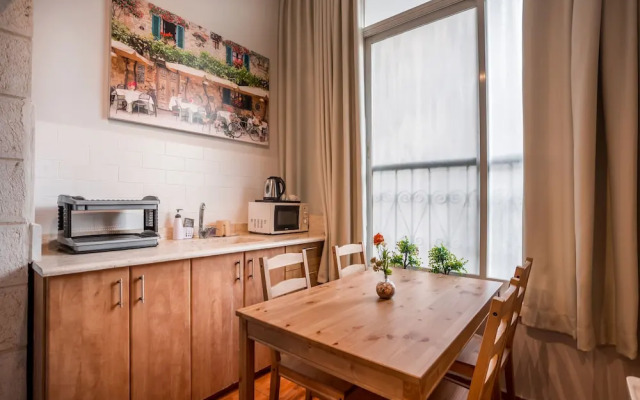 Avital Hotel