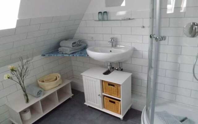 "luv With Shed" in House Smaswai 10