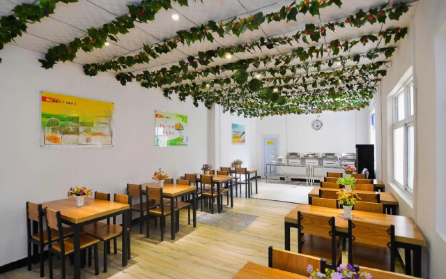 Luoyang Lesiyuan Business Hotel (Luoqi Ancient City Lijingmen Cross Street Branch)