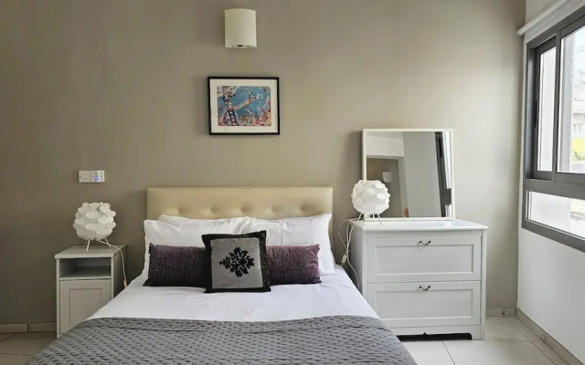 Phaedrus Living Ledras Residences 101
