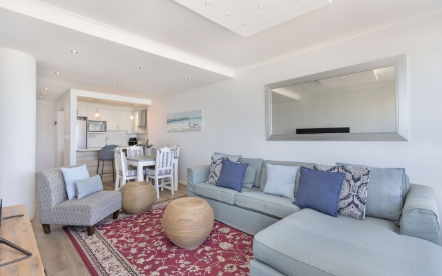 Portico 704