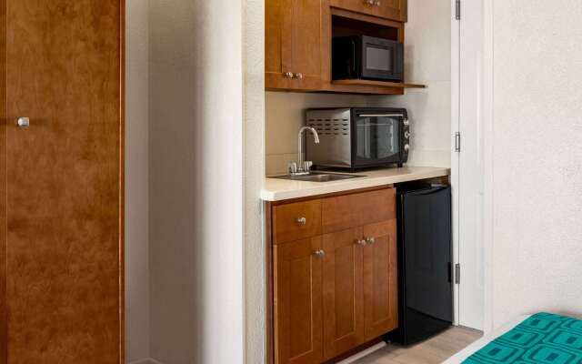 Howard Johnson by Wyndham Ocean City Oceanfront