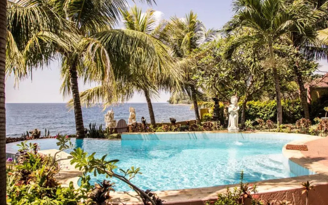 Teluk Indah Beach & Pool Villa