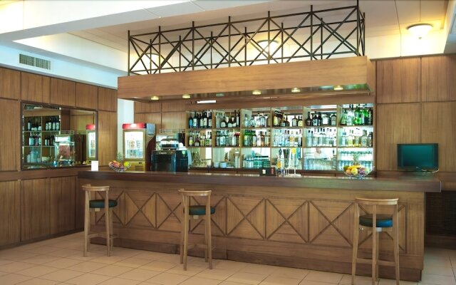 PHEIA, Vriniotis Resorts