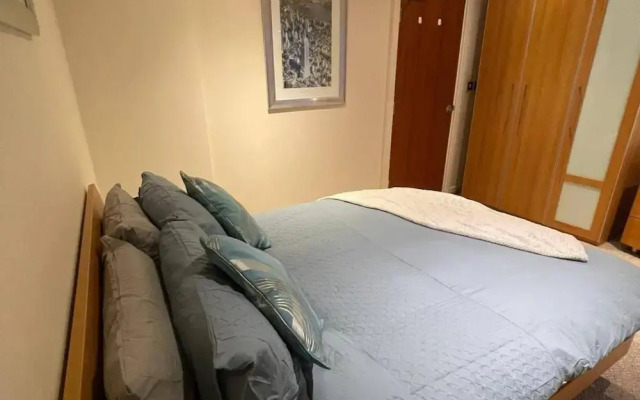Birmingham City Apartment With 3 Bedrooms