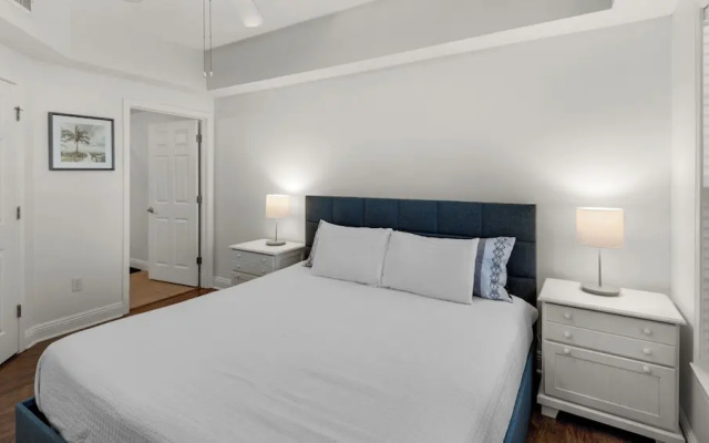 Pool, Fitness Center & Central Location