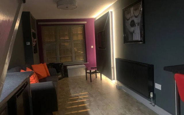 Liverpool City, Fairfield Duplex Suite