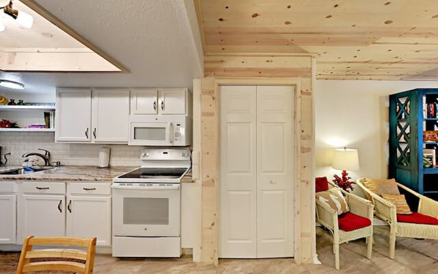 135 Sea Breeze - Coastal Chic Cutie 1 Bedroom 1 Bathroom Condo