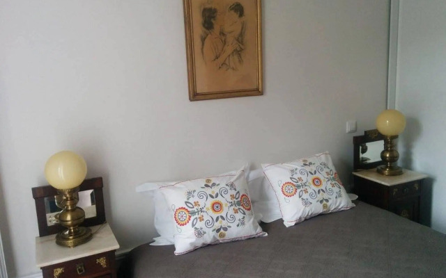 Charm Vintage