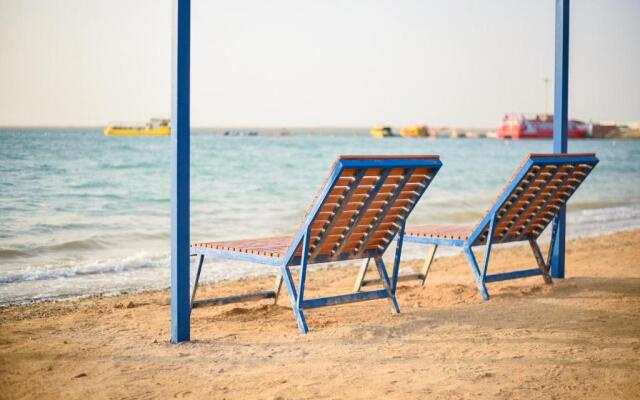 Golden Marina Resort