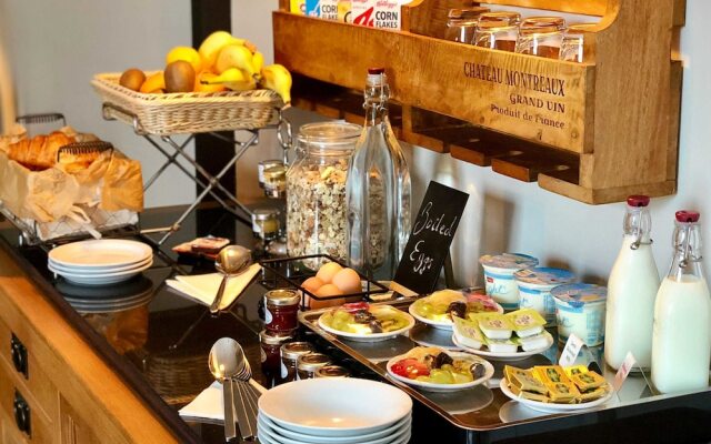 Treddolphin Guest House