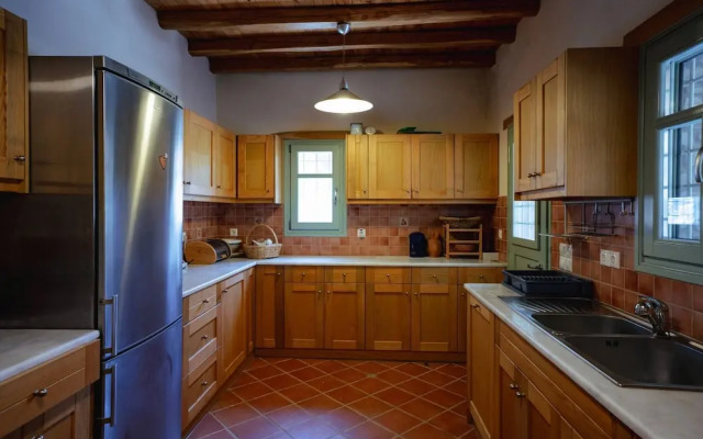 Luxury Breathtaking Villa in Paros