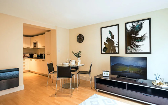 Impeccable 1-bed Apartment in London City