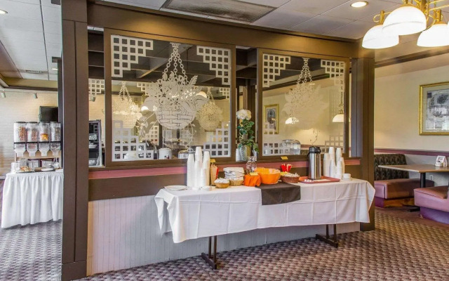 Rodeway Inn & Suites East Windsor