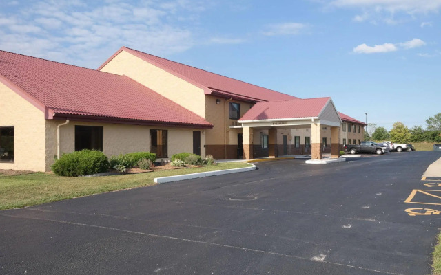 Super 8 by Wyndham Sturtevant/Racine