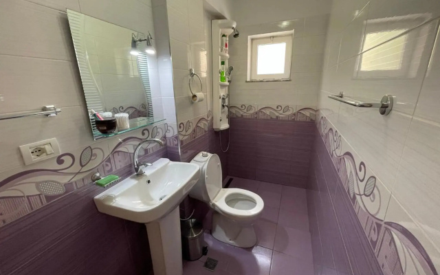 Lovely one-bedroom apartment with private entrance