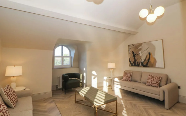 Castleton Suite