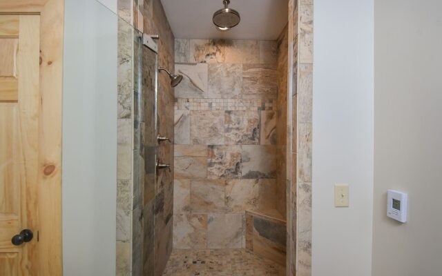 Boulder House 6 Bedroom House