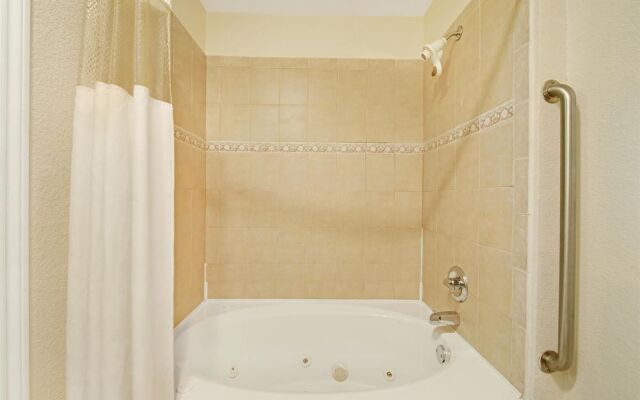 Ramada - Decatur Texas