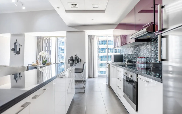 Iconic Marina Stay Cayan Tower 2BR