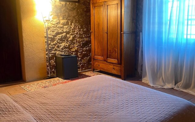 Room in B&B - Sottotono Agriturismo With Swimming Pool on Florence Surrounded by Greenery