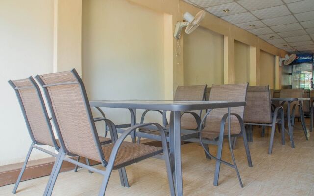 Alcom Hotel