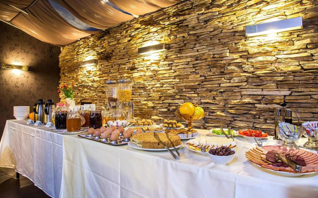 Art Plaza Hotel