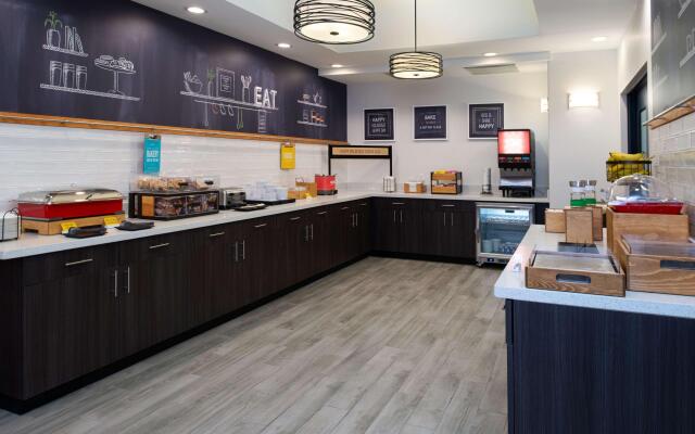 Hampton Inn Kansas City Northeast