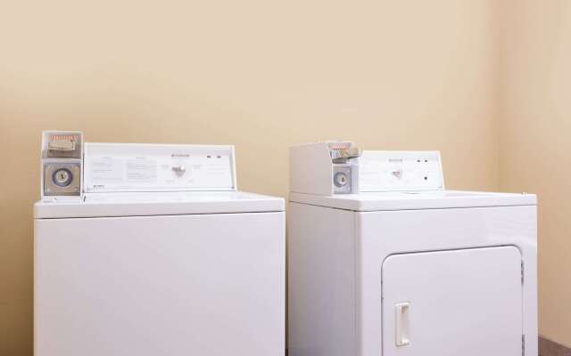 Super 8 by Wyndham Rainsville