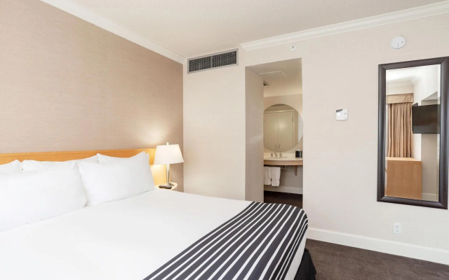 Sandman Signature Vancouver Airport Hotel & Resort