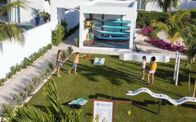 Family Beachside Villa With Hotel Amenities v7