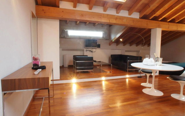Parizzi Suites & Studio