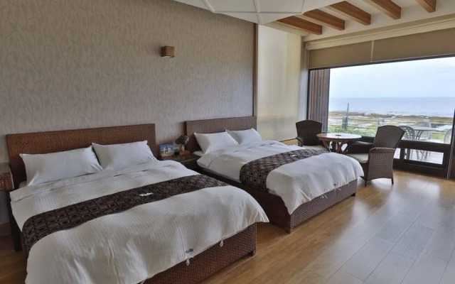 TORO Ocean Front B&B